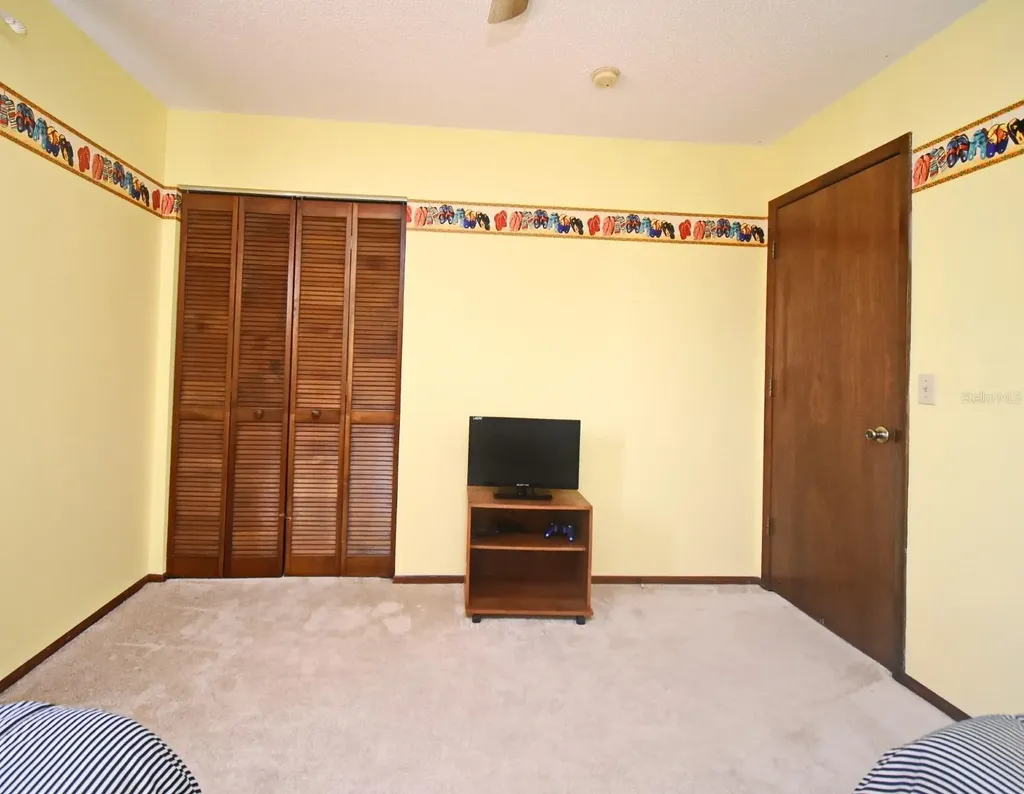 1438 Londra Lane Kissimmee FL 34744