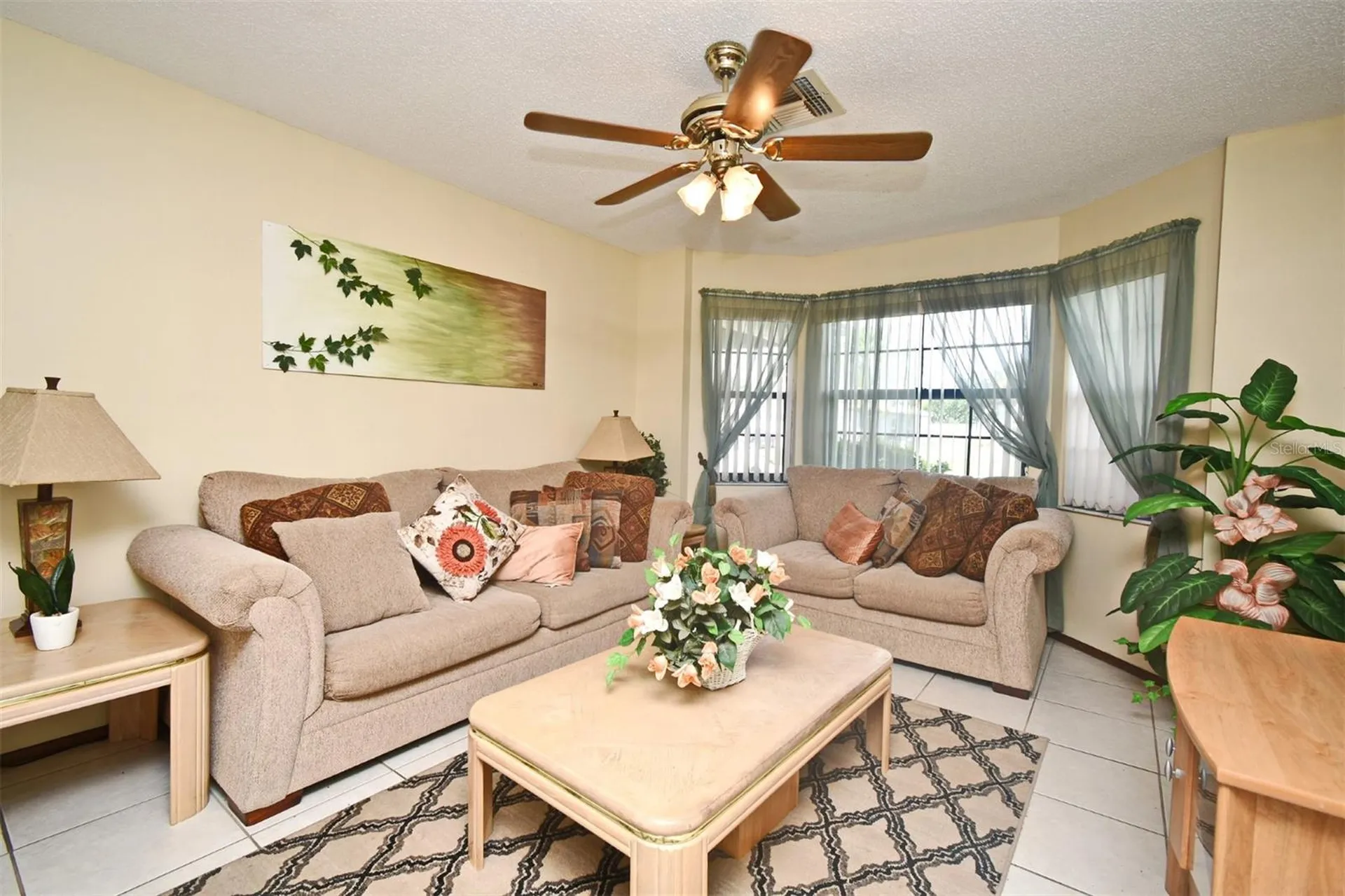 1438 Londra Lane Kissimmee FL 34744