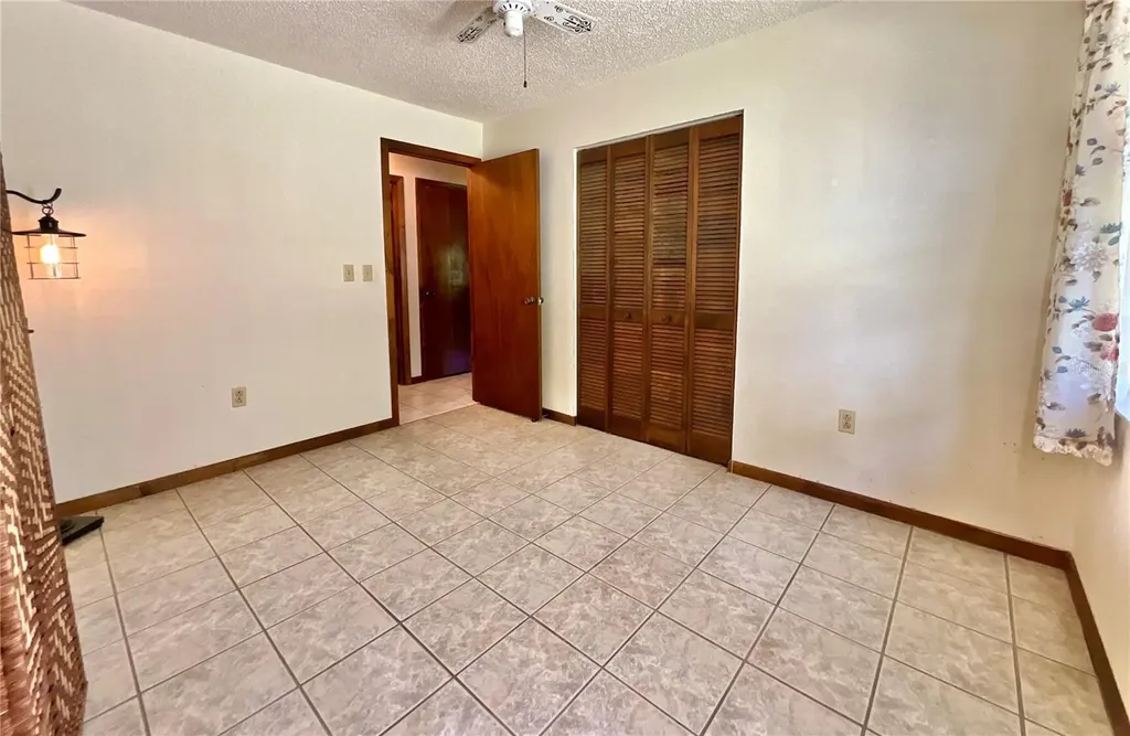 137 Oak Circle Interlachen FL 32148