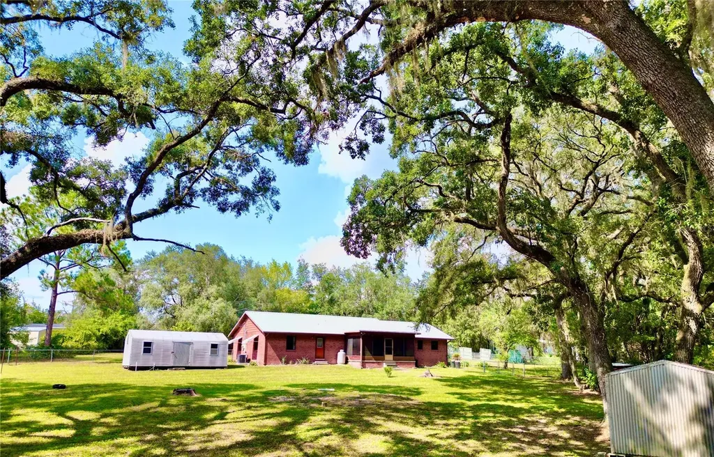 137 Oak Circle Interlachen FL 32148