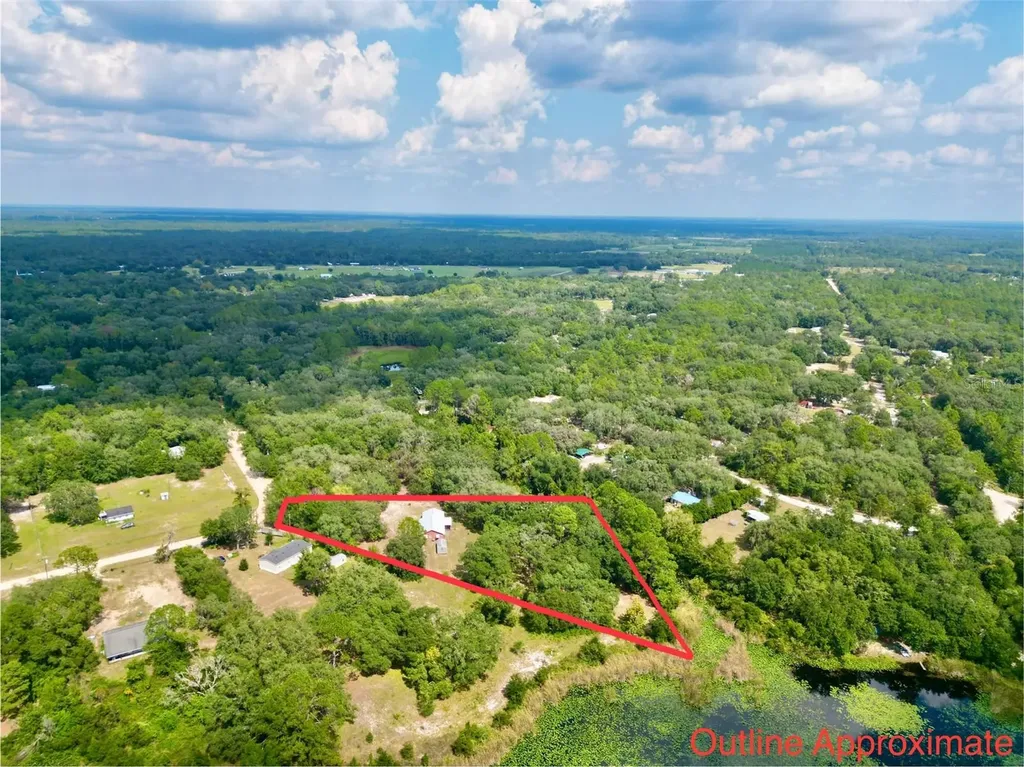 137 Oak Circle Interlachen FL 32148