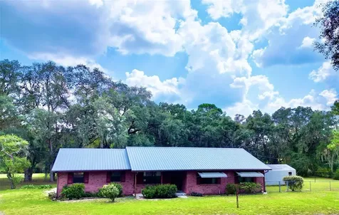 137 Oak Circle Interlachen FL 32148
