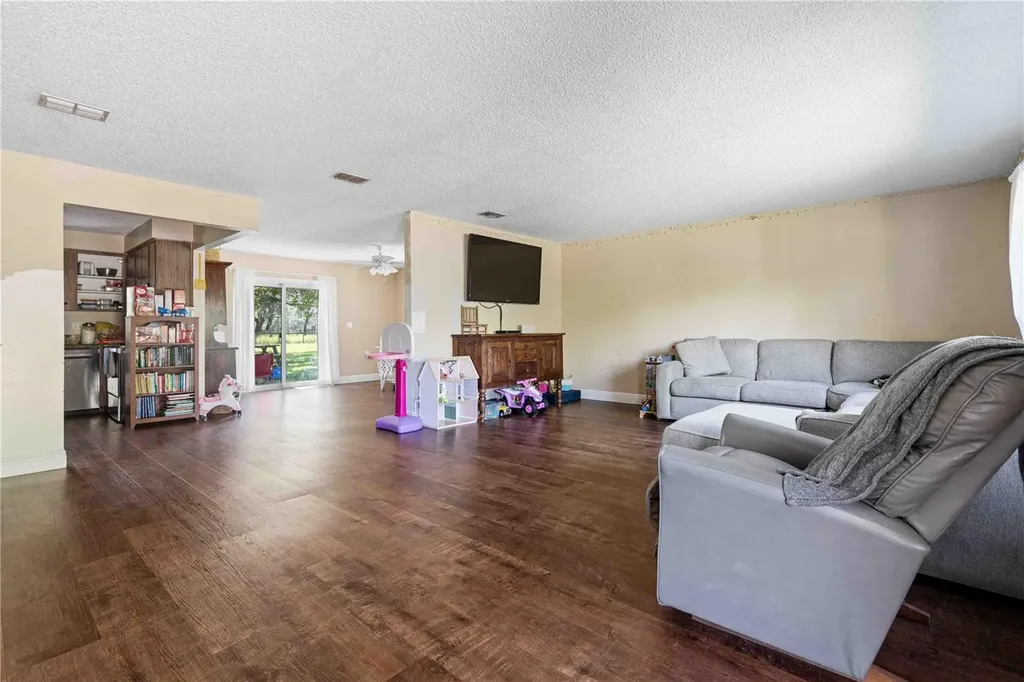 11350 SE 35th Street Morriston FL 32668
