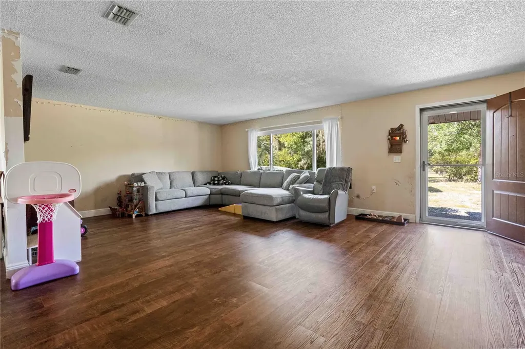 11350 SE 35th Street Morriston FL 32668