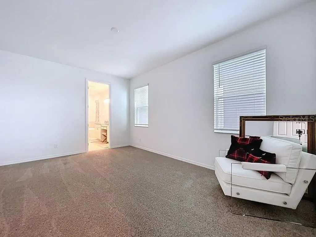 2450 Sunny Pebble Loop Zephyrhills FL 33540