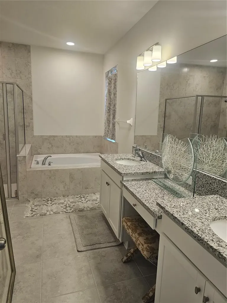 2450 Sunny Pebble Loop Zephyrhills FL 33540