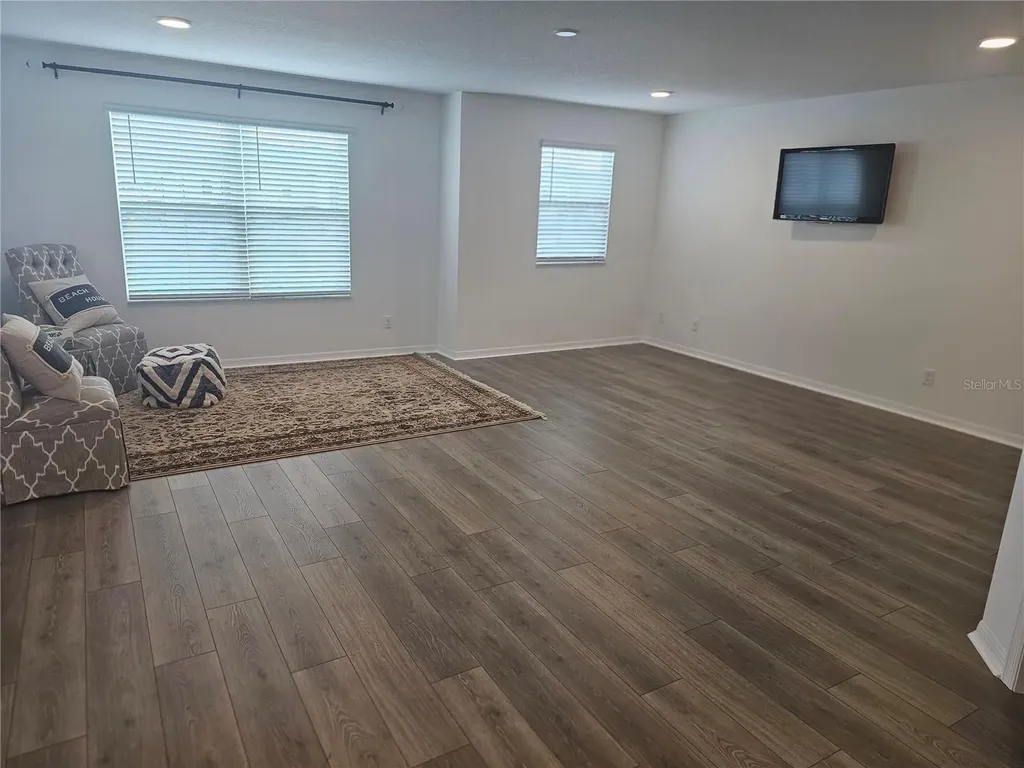2450 Sunny Pebble Loop Zephyrhills FL 33540