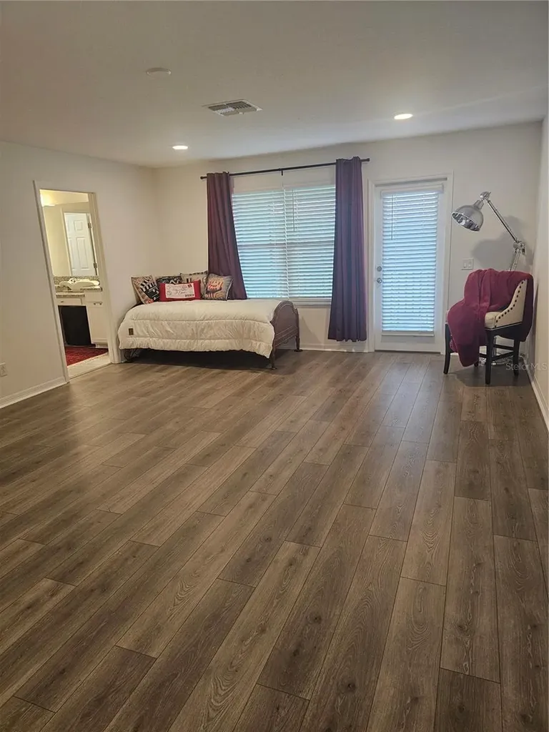 2450 Sunny Pebble Loop Zephyrhills FL 33540
