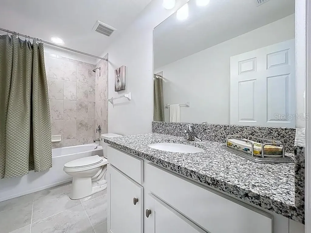 2450 Sunny Pebble Loop Zephyrhills FL 33540