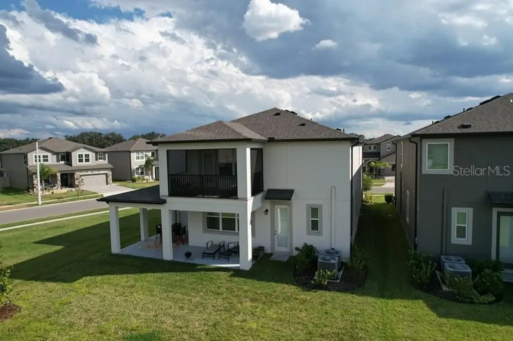 2450 Sunny Pebble Loop Zephyrhills FL 33540