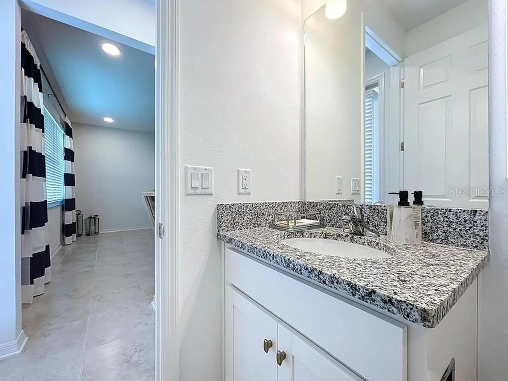 2450 Sunny Pebble Loop Zephyrhills FL 33540