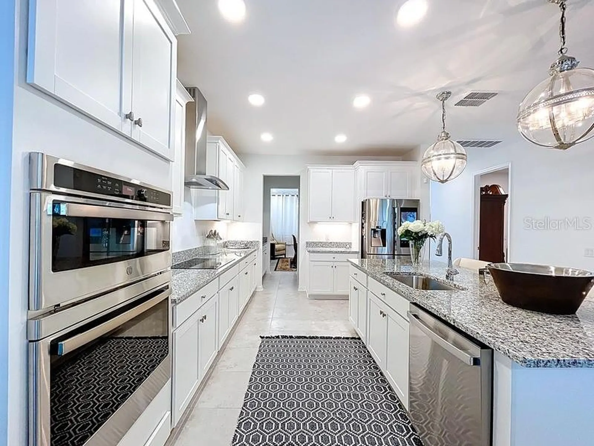 2450 Sunny Pebble Loop Zephyrhills FL 33540