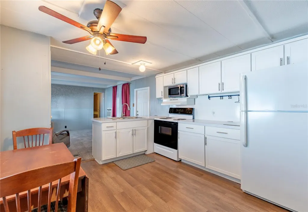 7139 El Conquistador Street Zephyrhills FL 33541