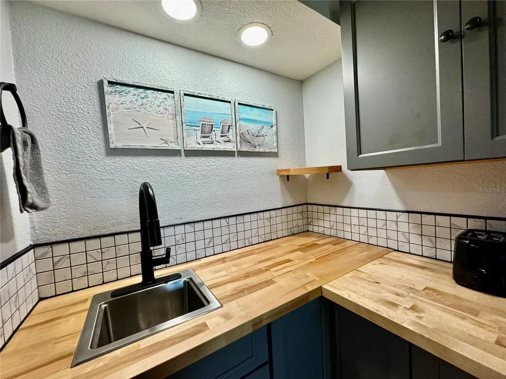 7150 N Tamiami Trail Sarasota FL 34243