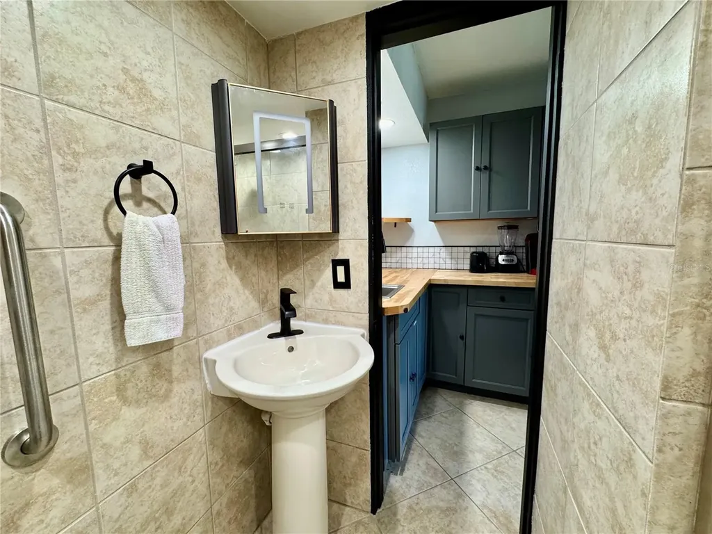 7150 N Tamiami Trail Sarasota FL 34243