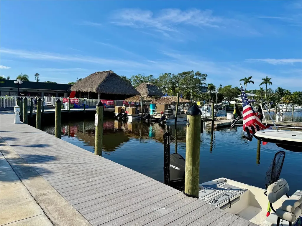 7150 N Tamiami Trail Sarasota FL 34243