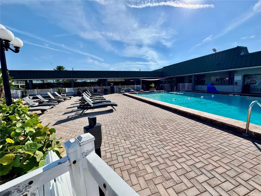 7150 N Tamiami Trail Sarasota FL 34243