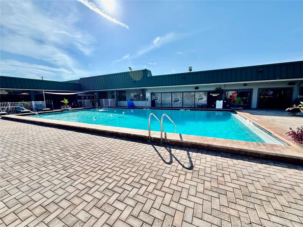 7150 N Tamiami Trail Sarasota FL 34243