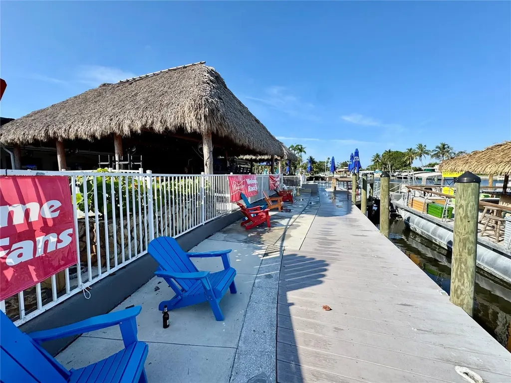 7150 N Tamiami Trail Sarasota FL 34243