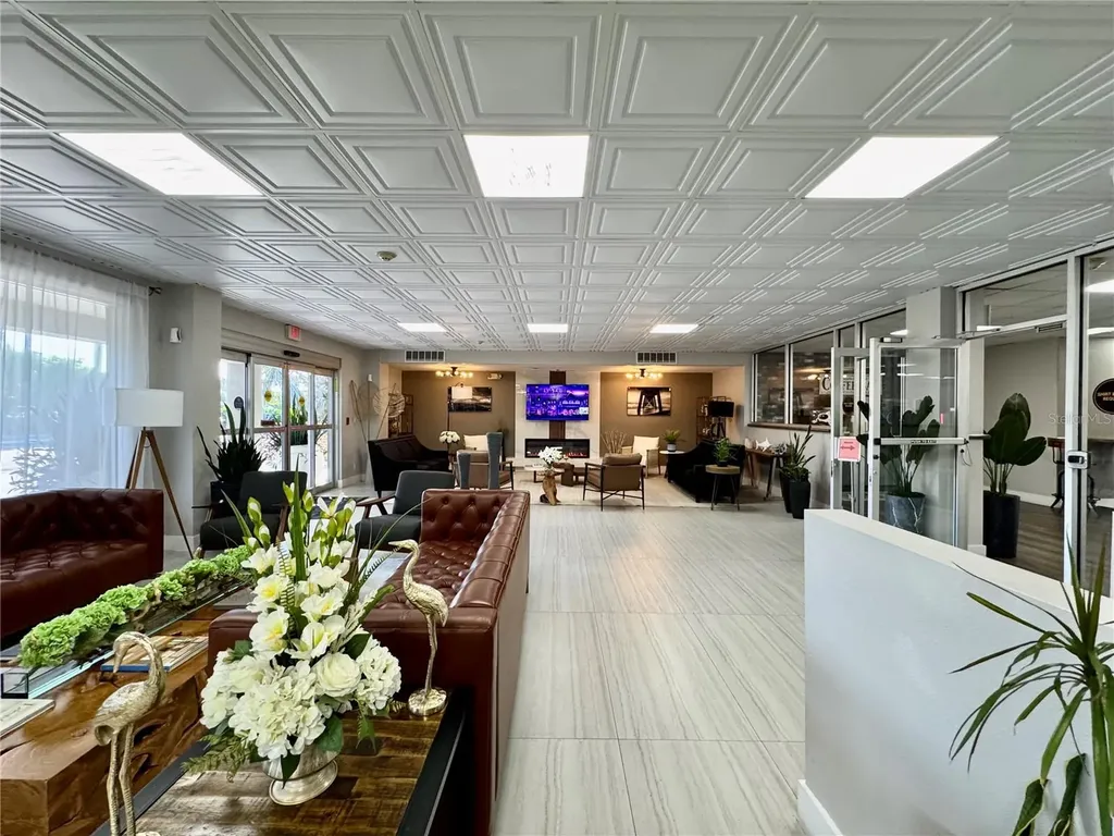 7150 N Tamiami Trail Sarasota FL 34243