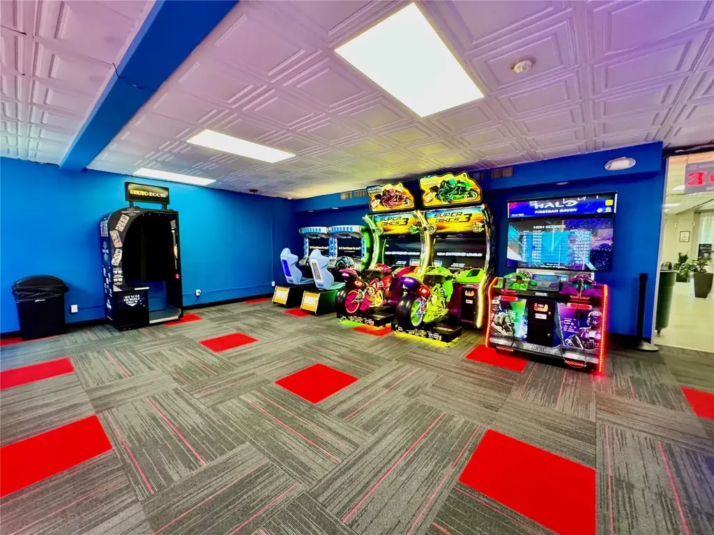 7150 N Tamiami Trail Sarasota FL 34243