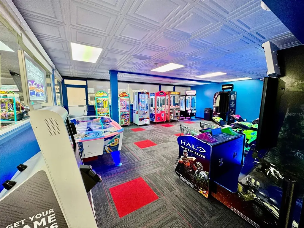 7150 N Tamiami Trail Sarasota FL 34243