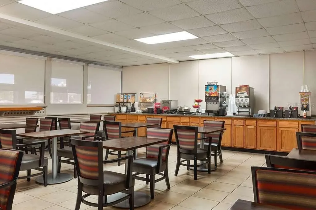 7150 N Tamiami Trail Sarasota FL 34243