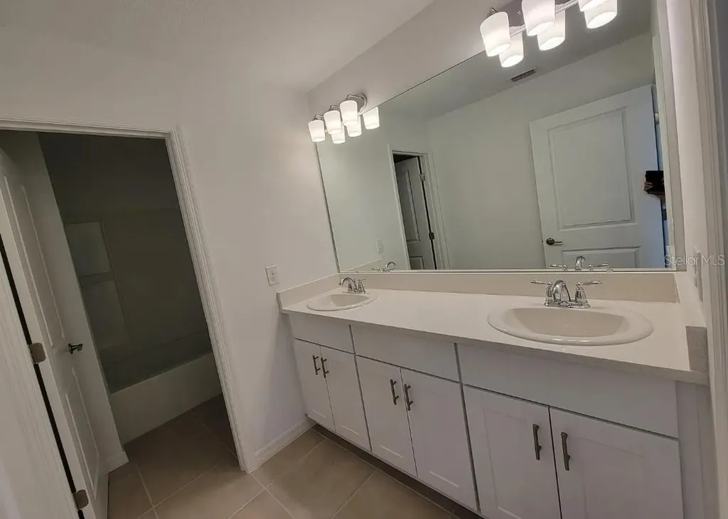 216 Aquamarine Lane Kissimmee FL 34758
