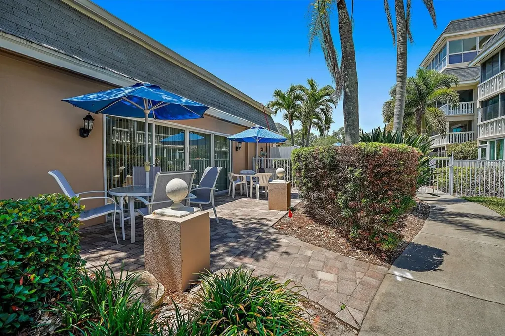131 Bluff View Drive Belleair Bluffs FL 33770