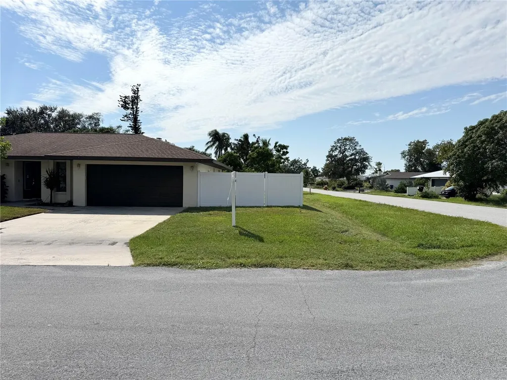 2204 78th Street W Bradenton FL 34209