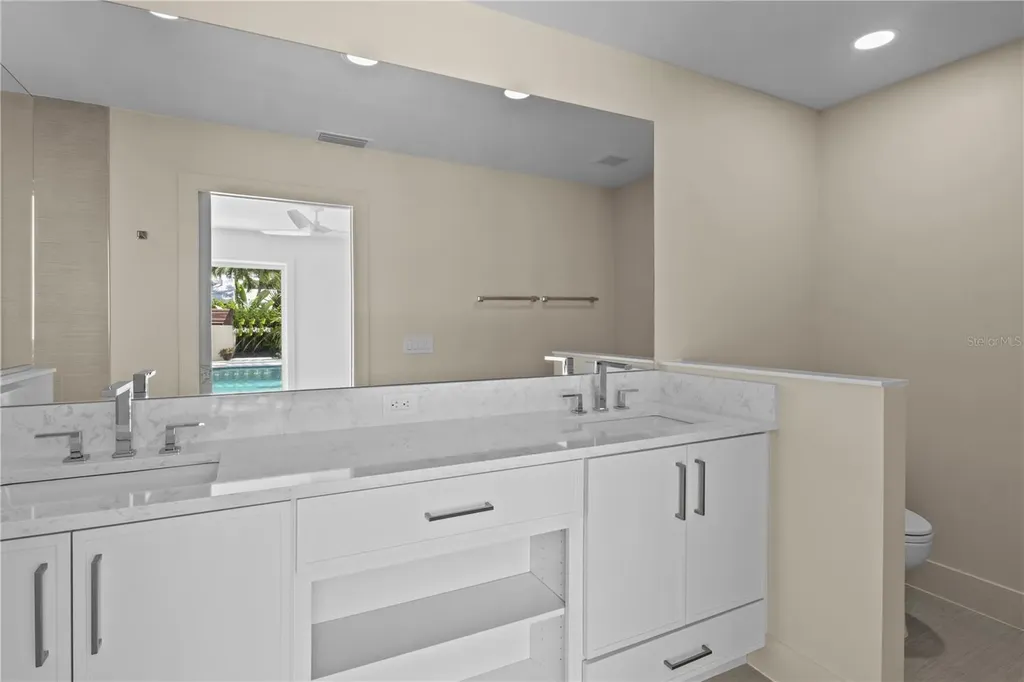 624 Dundee Lane Holmes Beach FL 34217