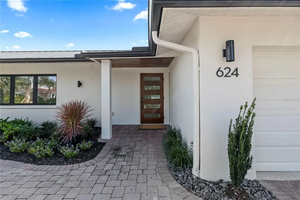 624 Dundee Lane Holmes Beach FL 34217