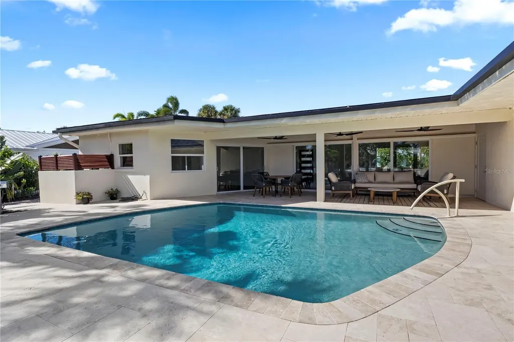 624 Dundee Lane Holmes Beach FL 34217