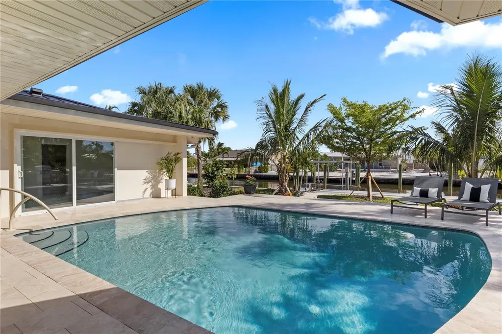 624 Dundee Lane Holmes Beach FL 34217