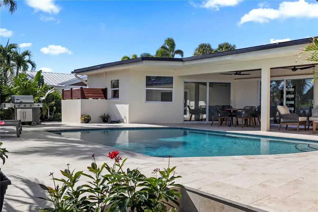 624 Dundee Lane Holmes Beach FL 34217
