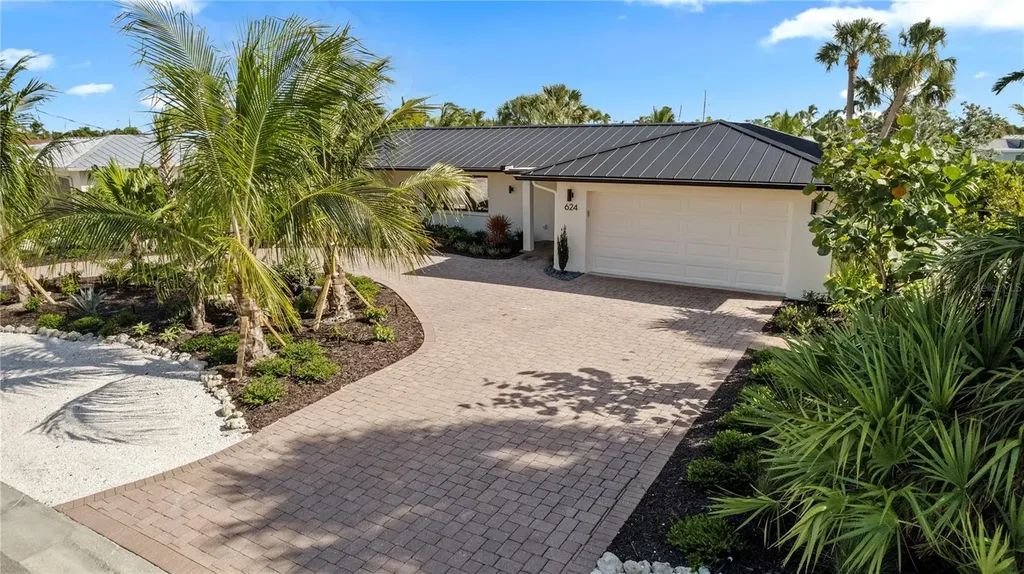 624 Dundee Lane Holmes Beach FL 34217