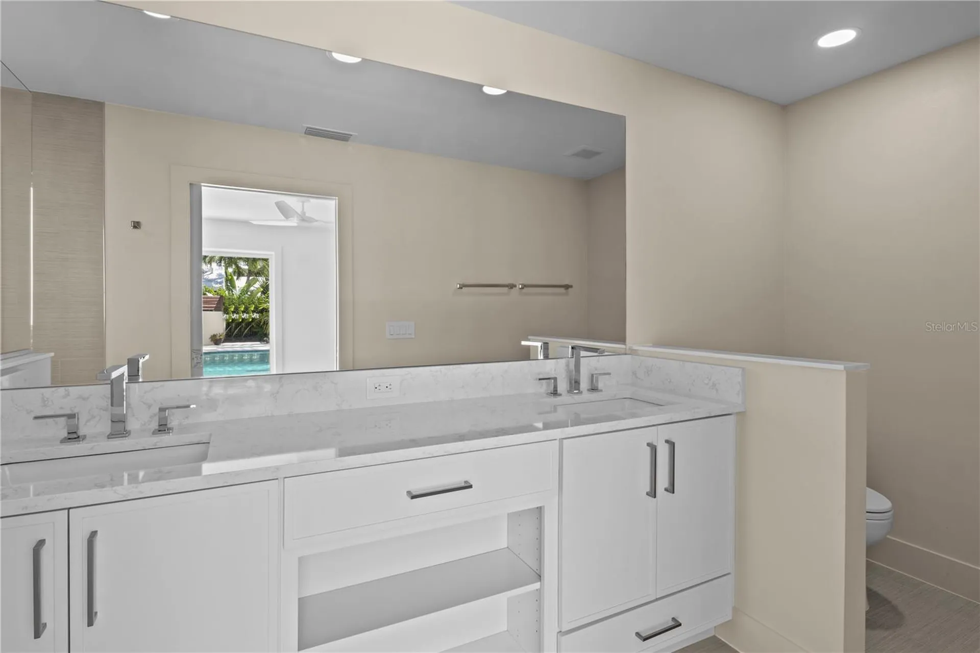 624 Dundee Lane Holmes Beach FL 34217