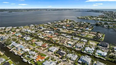 624 Dundee Lane Holmes Beach FL 34217