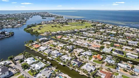 624 Dundee Lane Holmes Beach FL 34217