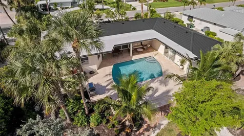 624 Dundee Lane Holmes Beach FL 34217