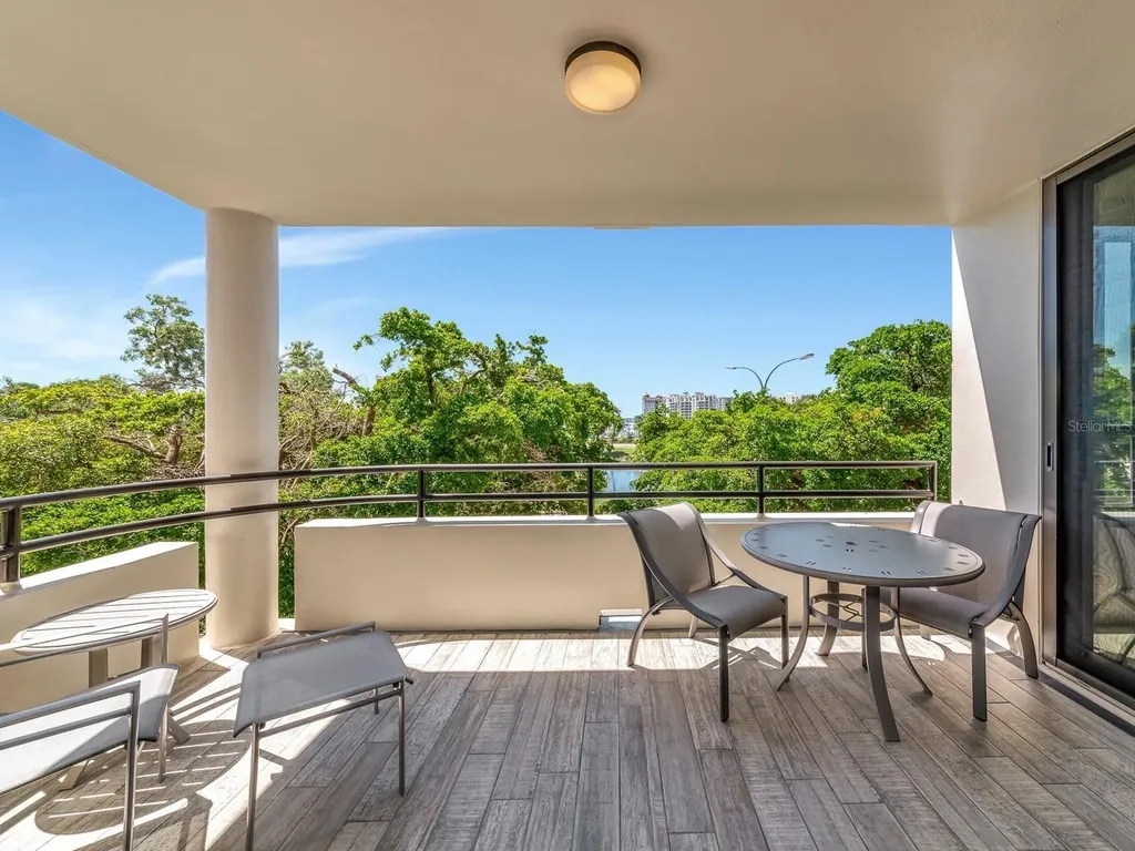 1255 N Gulfstream Avenue Sarasota FL 34236