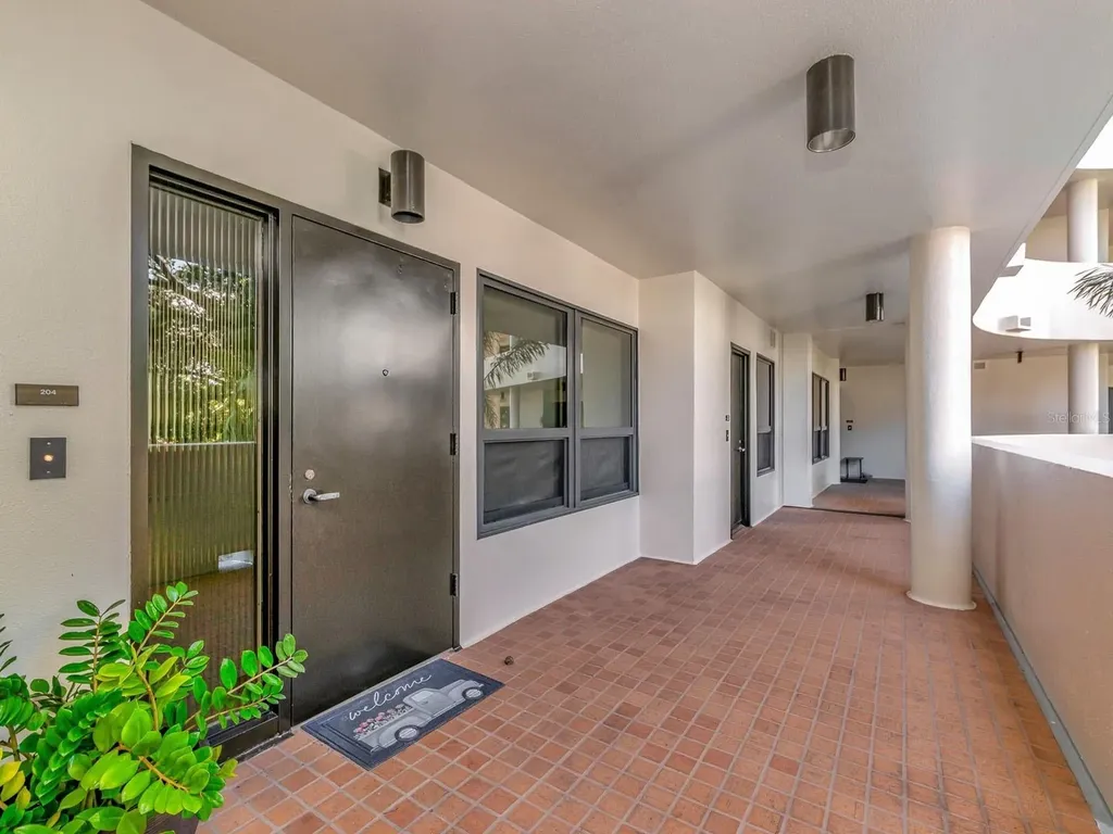 1255 N Gulfstream Avenue Sarasota FL 34236