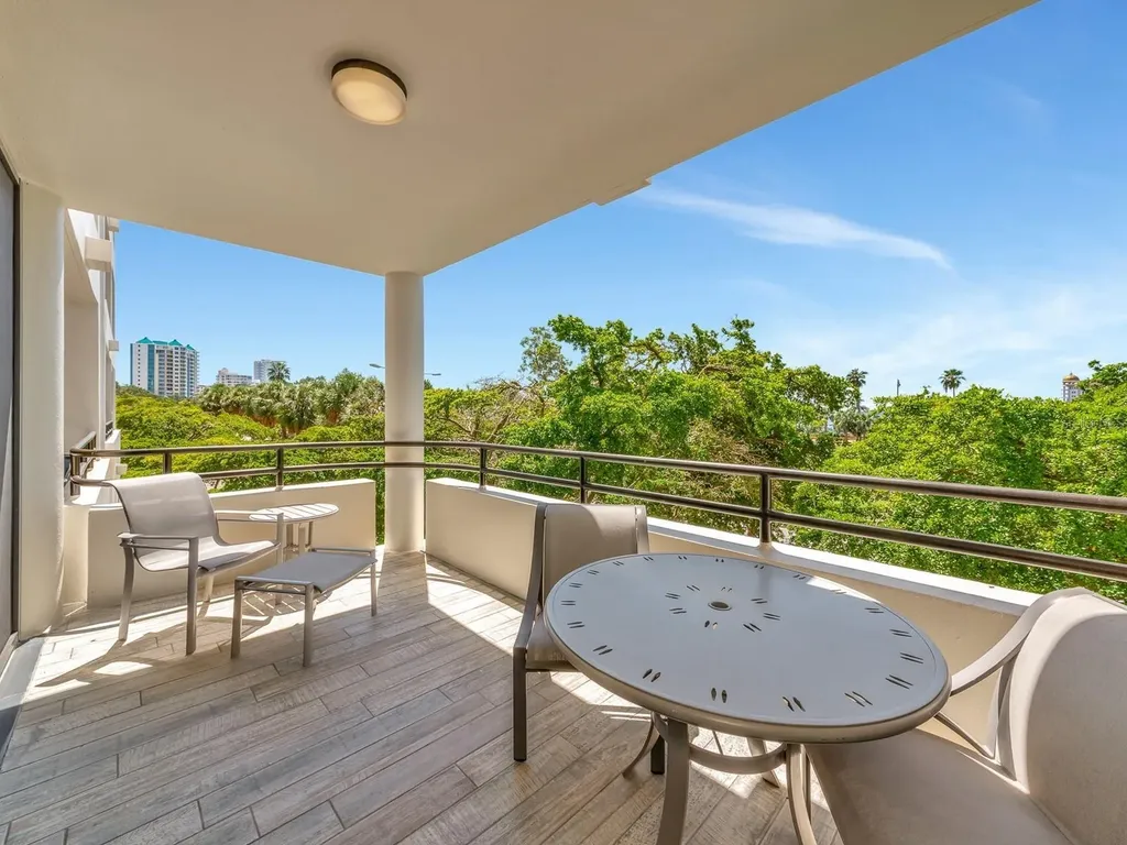 1255 N Gulfstream Avenue Sarasota FL 34236