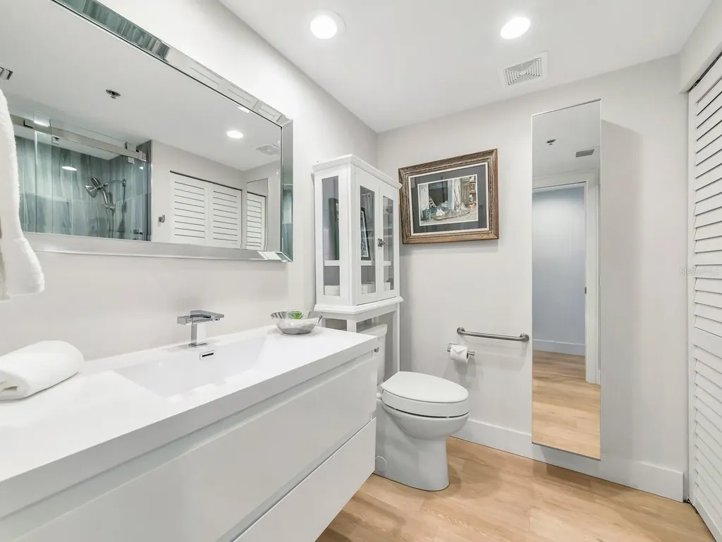 1255 N Gulfstream Avenue Sarasota FL 34236