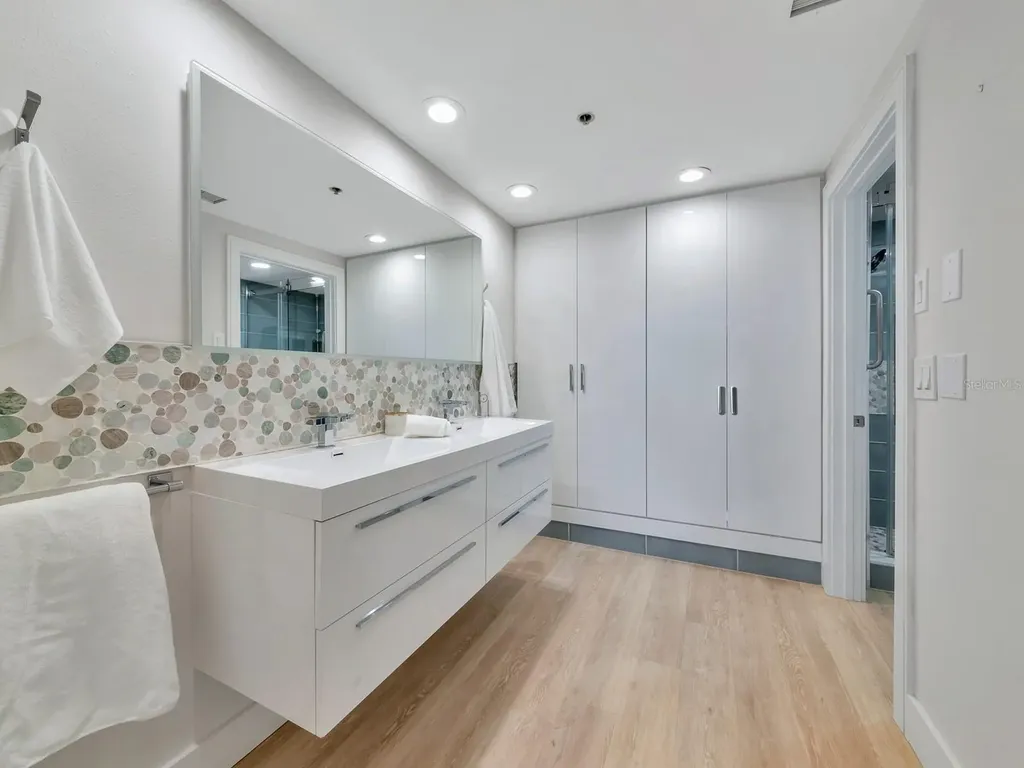 1255 N Gulfstream Avenue Sarasota FL 34236