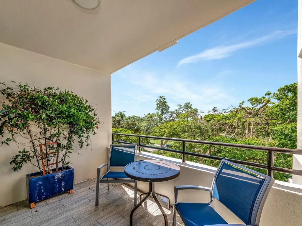 1255 N Gulfstream Avenue Sarasota FL 34236