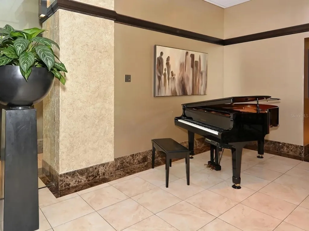 1255 N Gulfstream Avenue Sarasota FL 34236