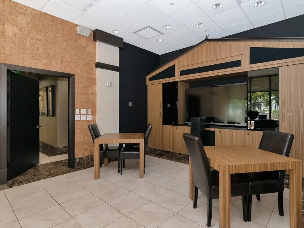 1255 N Gulfstream Avenue Sarasota FL 34236