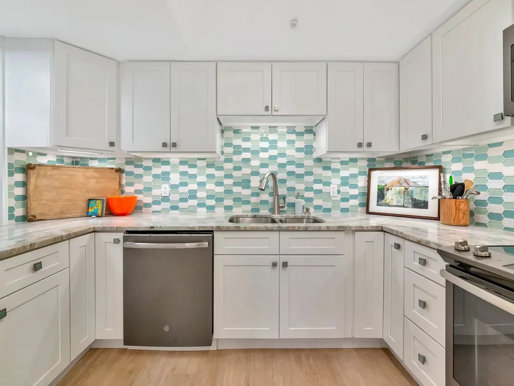 1255 N Gulfstream Avenue Sarasota FL 34236