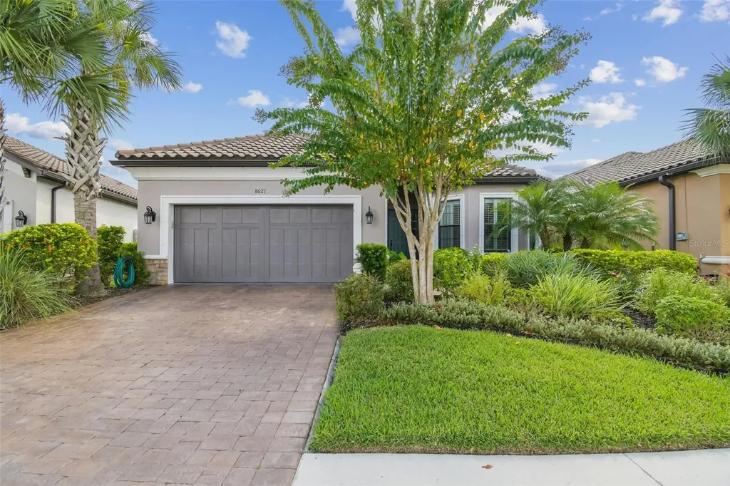 8621 Grand Alberato Road Tampa FL 33647